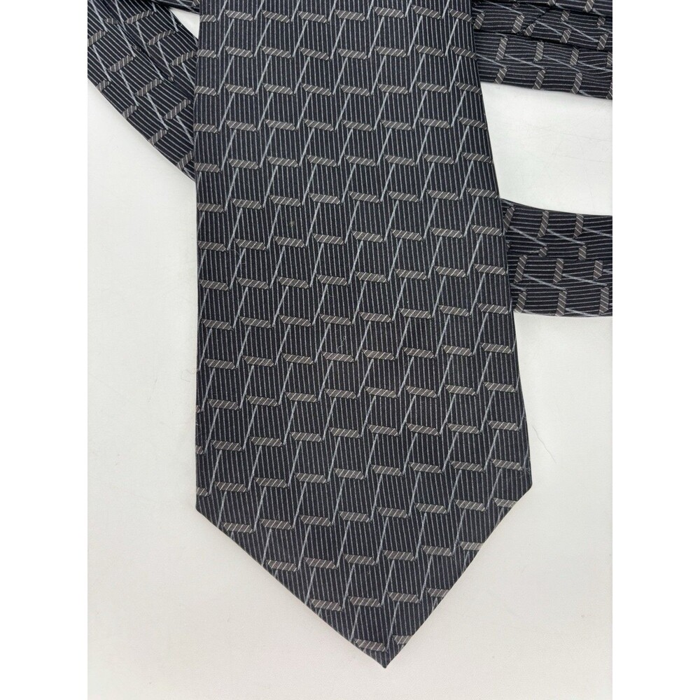 New Louis Feraud Paris 100% Silk Tie NWOT Navy Gray Geometric Cube Pattern